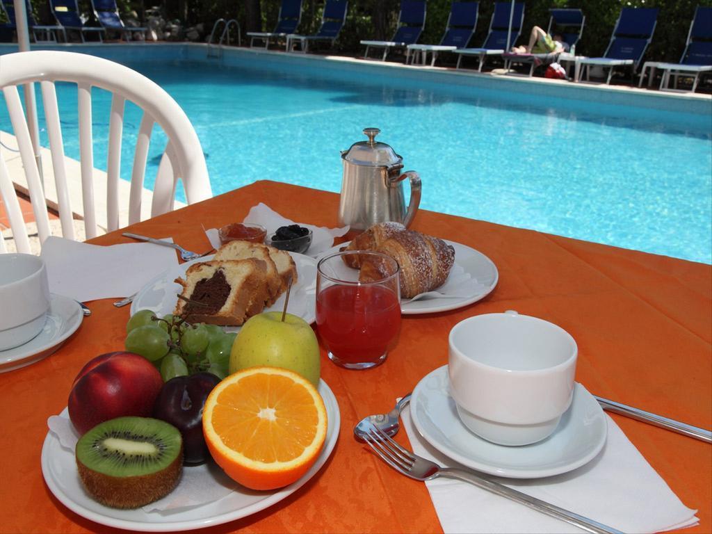 Hotel Medusa Splendid Lignano Sabbiadoro Buitenkant foto