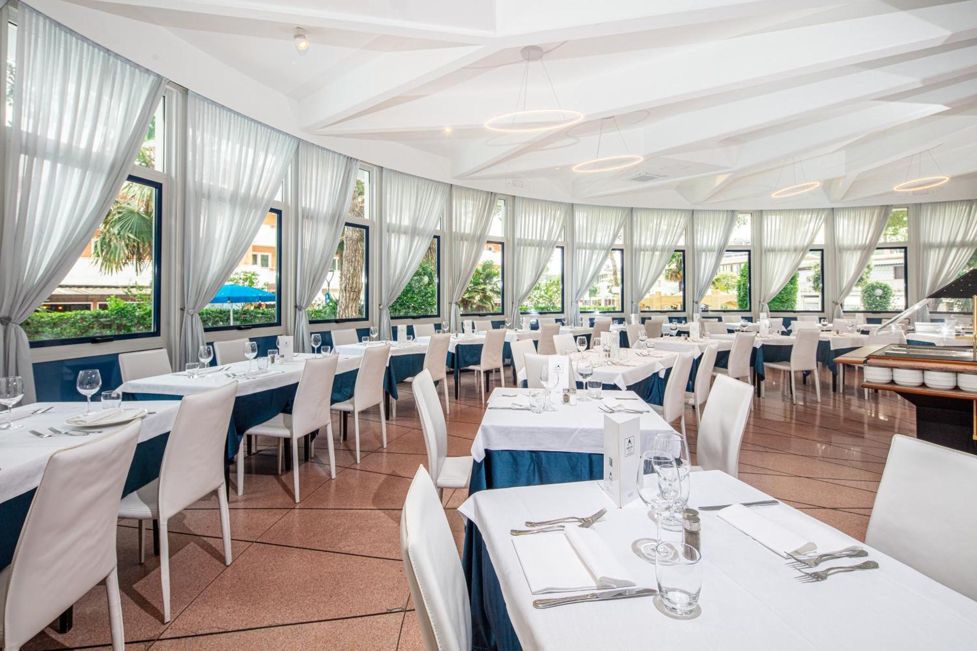 Hotel Medusa Splendid Lignano Sabbiadoro Buitenkant foto